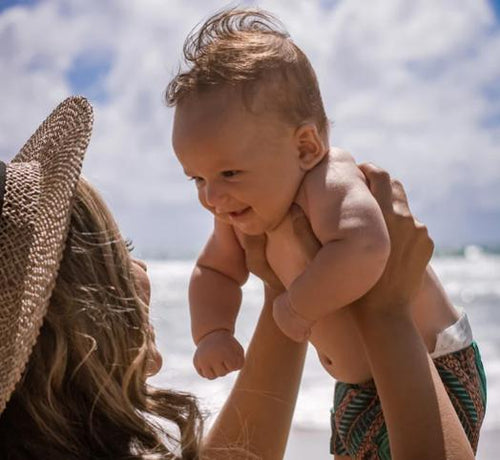 Articol_Caldura_i_bebelu_ul_5_sfaturi_pentru_o_vara_fara_griji_1048x964_0ece3466-ac4f-42d8-ad01-b0bf0b4ba134 - Mustela Multi-market - 1